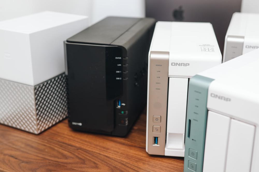 Synology и QNAP заявили об уязвимостях в своих NAS-системах